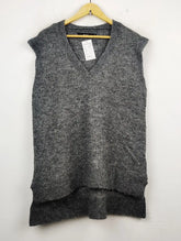 Buy online pre-used pre-loved 100% authentic & Original branded Vero Moda (SL-1797) available in Pakistan. Top international brands avilable.